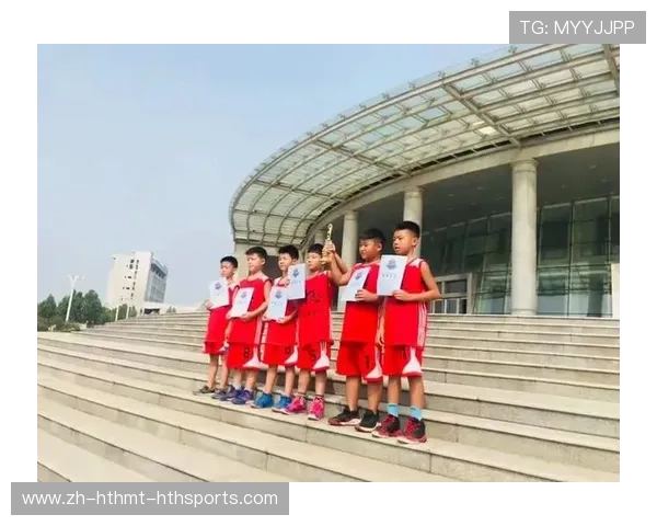 篮球训练营中团队协作训练的重要性及提升方案探讨